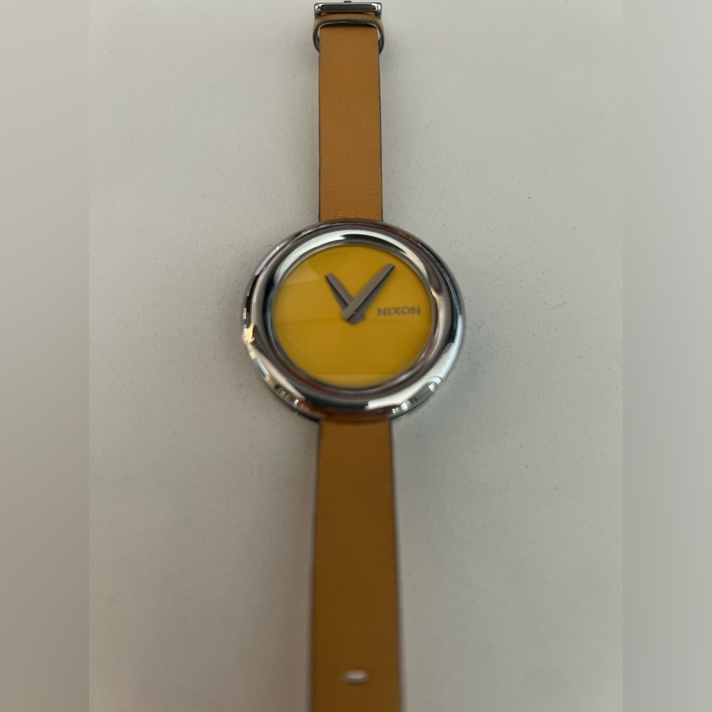 Nixon “The Pirouette” Leather Watch